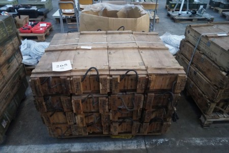 16 wooden ammo boxes, 95x31cm.