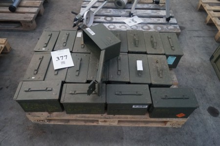 20 stk vandtætte ammunitionskasser i grøn metal, god stand, l:28cm, h:18cm, b:15cm
