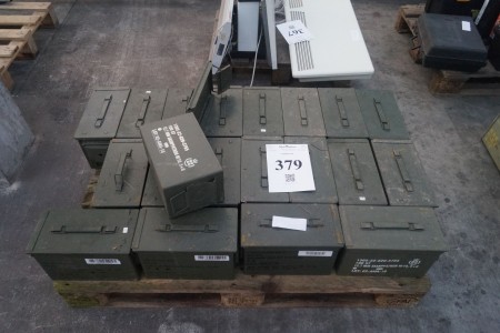 20 pieces waterproof ammo boxes in green metal, good condition, l: 28cm, h: 18cm, b: 15cm