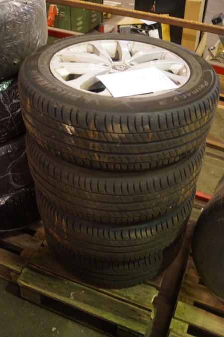 4 pieces. alloy wheels with tires. 215/60 r 17