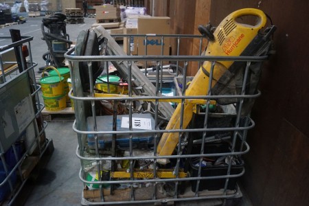 Grid for pallet tank with content: Leaf fan. power tools, painting buckets, luminaires etc. Condition unknown.