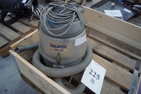 Industrial vacuum cleaner, brand: nilfisk GM80.