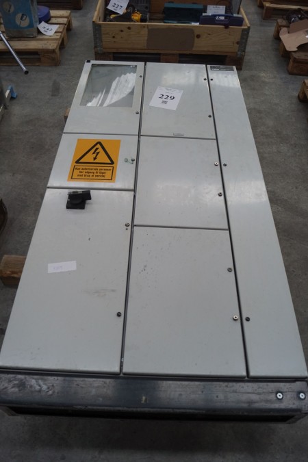 Switchboard 200x95x25cm, largest insurance 200 A.