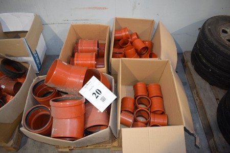4 kasser med diver PVC-rør, såsom muffer, og bøjninger mm. 110mm og 160mm og 200mm