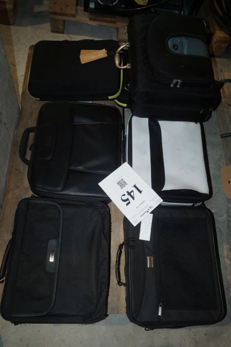 8 stk. computertasker, nogle ubrugte 