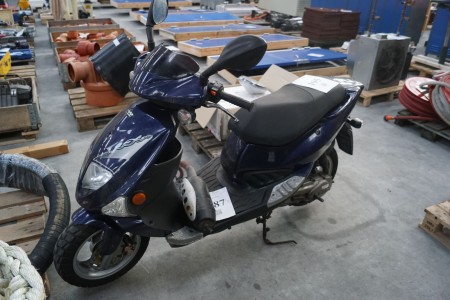 Scooter brand PGO, does not drive or start, with key, km 15647 without papers