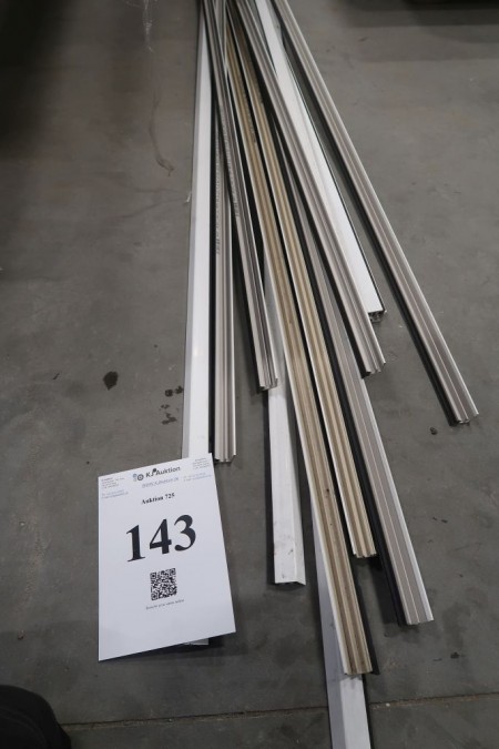 12 pcs. plastic glass moldings, white, 24.5x27.4 mm, length 400 cm