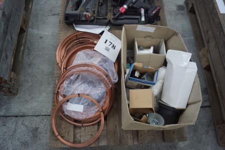 Lot of copper rolls + various lamps