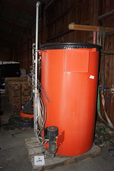 Hot water tank, height: 170cm high. Ø: 98cm