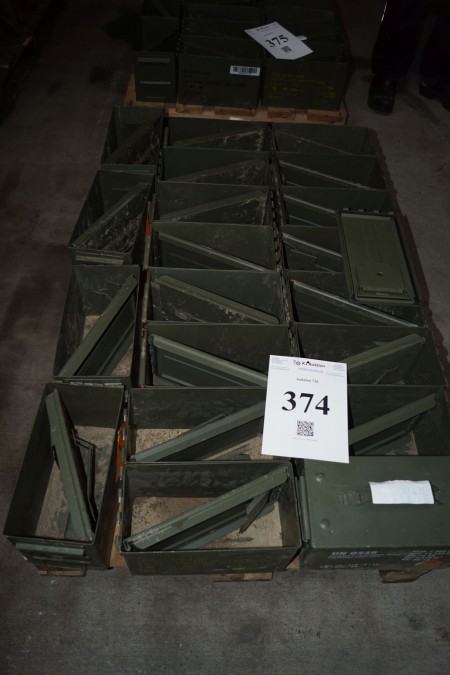 20 stk ammunitionskasser i metal, med låg. 15x30x18cm.