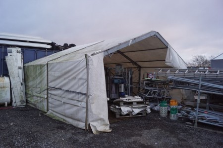 Zelt mit Vordertuch Breite 600 Länge 600 cm Höhe: 330 cm