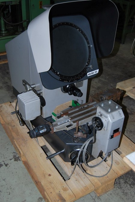 Profile Projector Manufacturer: MITUTOYO, Type: PH-350 Machine No: 172-101