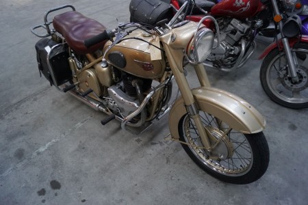 BSA 9196 Golden Flash veteran motorcykel 650 A10 med plunger stel - Stelnummer; BA7S9196, årgang 1954