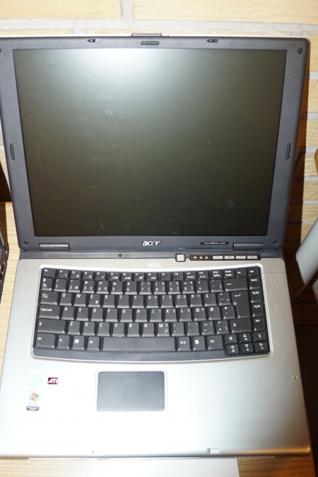 Acer Travelmate 2420. Newly formatted with: Windows 7 Enterprise. Office pack. antivirus. complete driving. battery works.