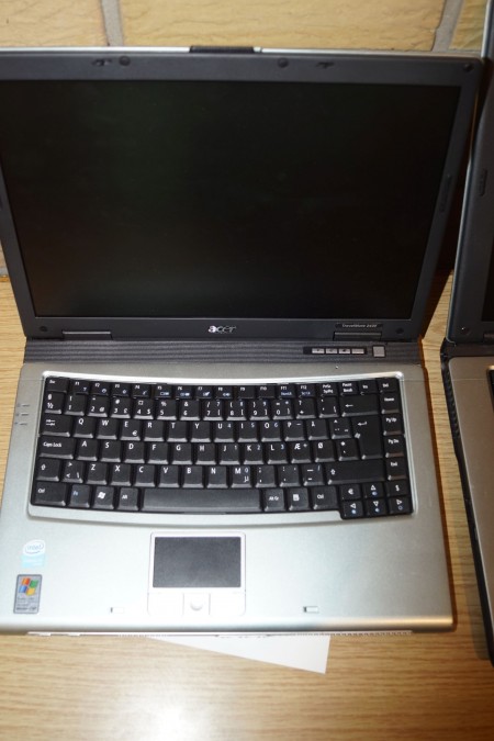Acer Travelmate 2420. Newly formatted with: Windows 7 Enterprise. Office pack. antivirus. complete driving. battery works.