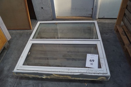 Wooden / aluminum window 119x119 cm.