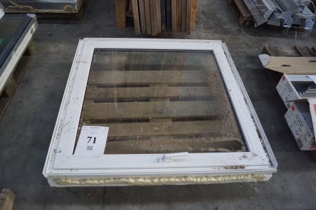 Wooden / aluminum window 117.5 * 119 cm