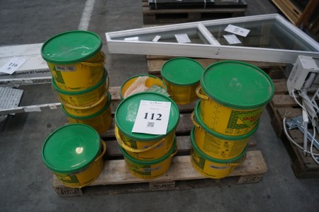 12 buckets with Skalcem 100, unknown number of liters. color: terracotta
