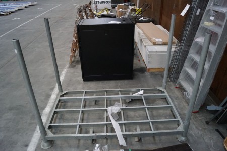 Cage in galvanized steel 190x105 with removable sides.