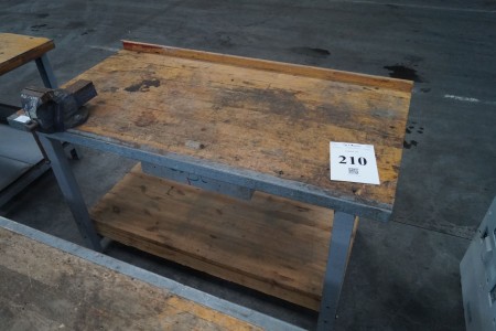 Work table with vice. 150x80x90cm
