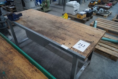 Work table with vice. 200x78x89cm