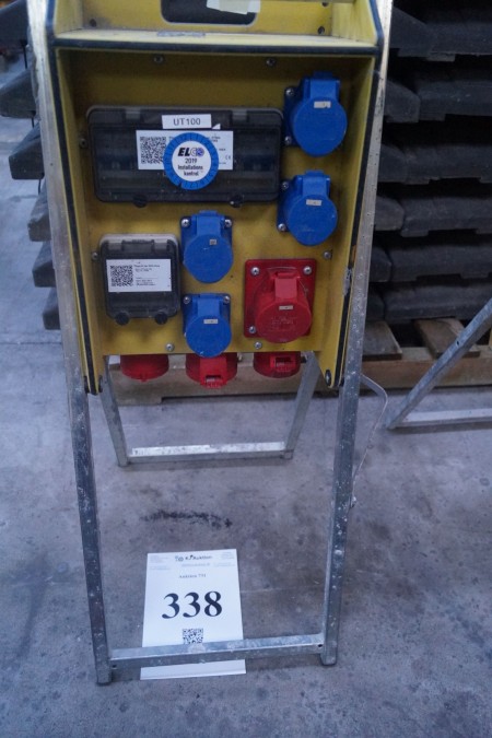 1 piece electrical switchboard for construction site. Max load: 32A