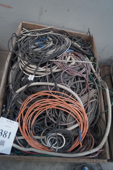 Large lot of various cables. Unknown length