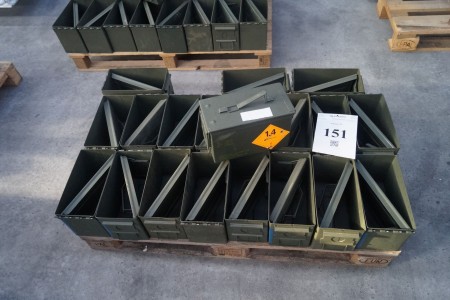 20 stk vandtætte ammunitionskasser i grøn metal, god stand, l:28cm, h:18cm, b:15cm