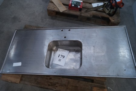 Stainless steel sink. 141x60cm.