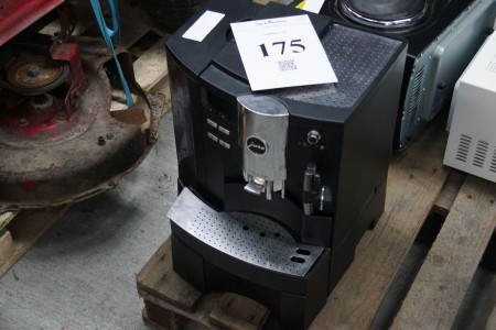 Kaffemaskine Fabrikant Jura Model Impressa Xs90 se beskrivelse.