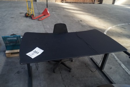 Raising table in black, with chair