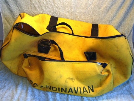 Diving equipment with bag