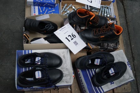 4 pairs of safety shoes, brand: BERNER and BETA