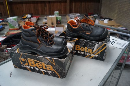2 Pair Safety Shoes Manufacturer Beta