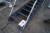 10-stufiger Treppenstahl mit Alu-Handläufen.