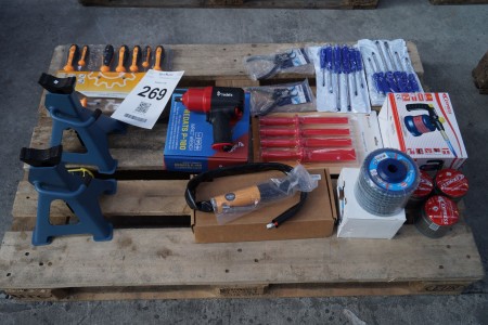 Air key, air grinder, 2 pcs. 3 ton jack stands, screwdriver set, gas burner etc.