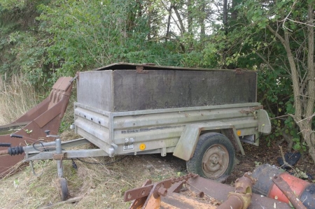 Brenderup trailer with drawbar. L: 600 kg T: 800 kg.
