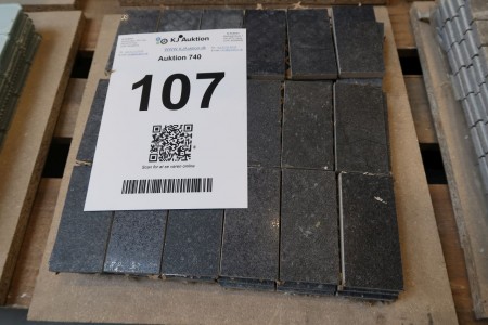 72 pcs. tiles from nets, 4.5x10 cm, black rivets