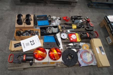 Assortment of press tools + welding glasses and glasses.