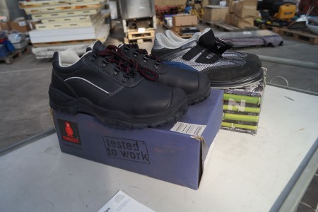 2 pcs. safety shoes manufacturer: Mascot and giasco