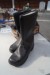 1 pair of safety shoes + rubber boots. Manufacturer: beta and sika