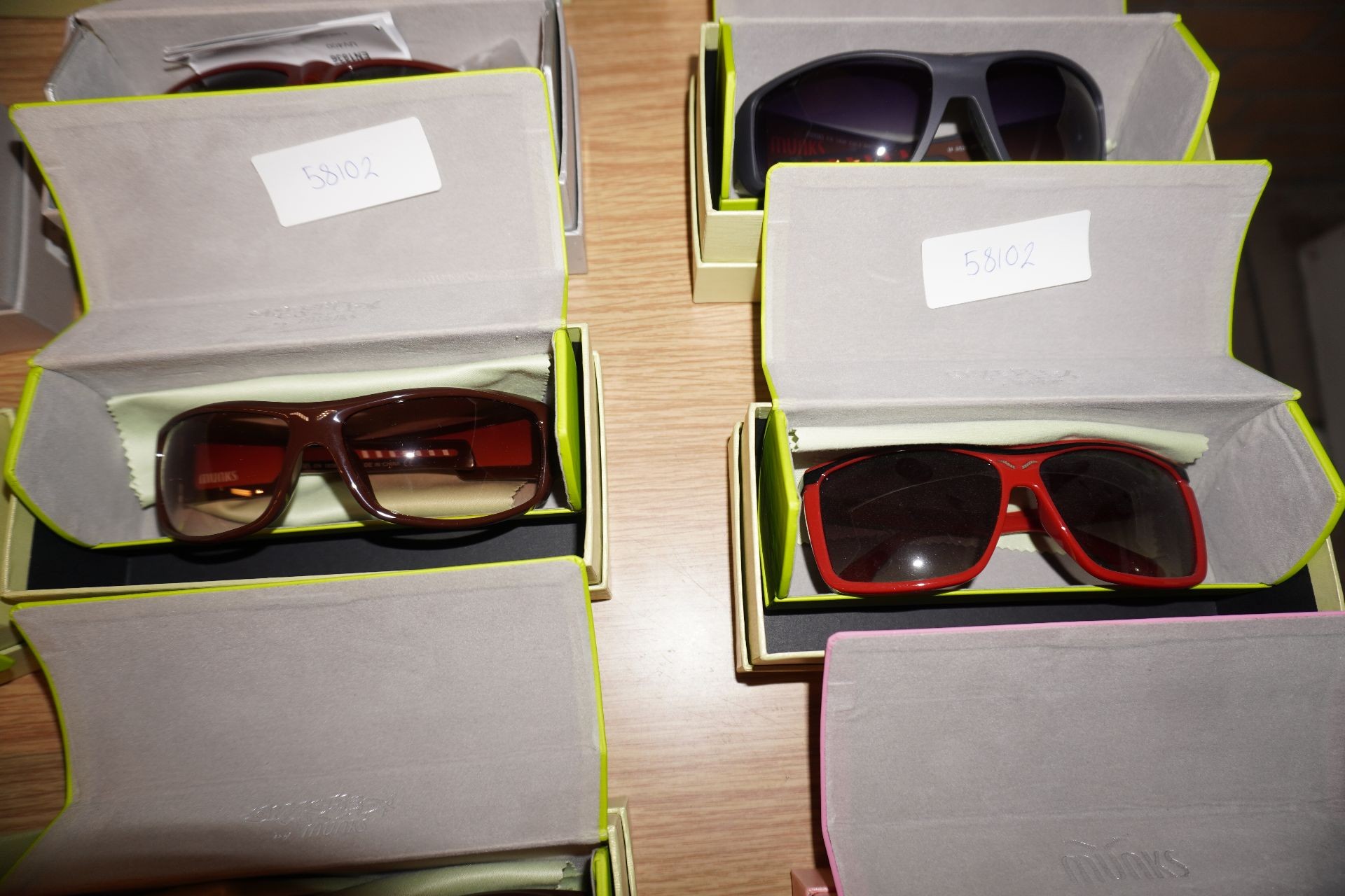 10 Sunglasses Manufacturer Munks - KJ Auktion Machine auctions