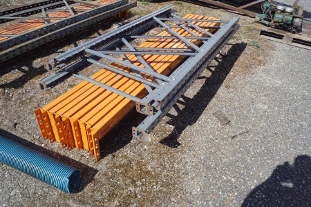 Pallet rack with 3 ladders and 8 rails