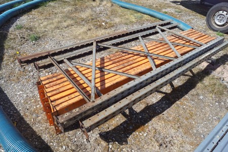 Pallet rack with 2 ladders and 8 rails