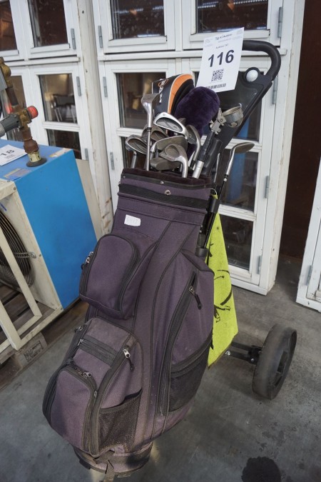 Golf Kit, Hersteller: Wilson. Mit Golftasche und Bällen