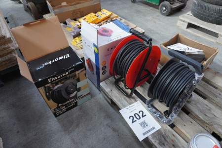 2 cable drums, manufacturer: Ezline and Elworks Pro