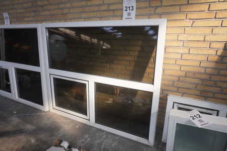 Plastic window part with mirror glass