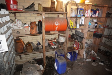Various oil products, splits, ball carriers etc. on the shelf.