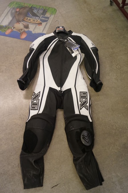 Motorcycle full suit. Brand: FRANK THOMAS.