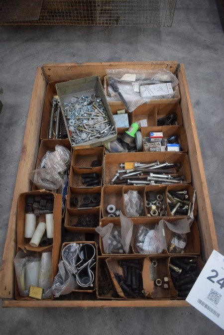Large lot of bolts and screws, ass. sizes